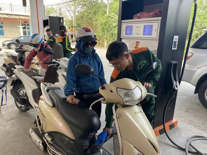 燃油售价自4月29日下午3时起得到调整。 