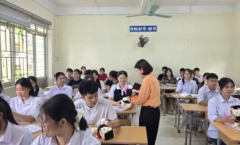 加大对偏远地区及少数民族地区考生的支持力度。