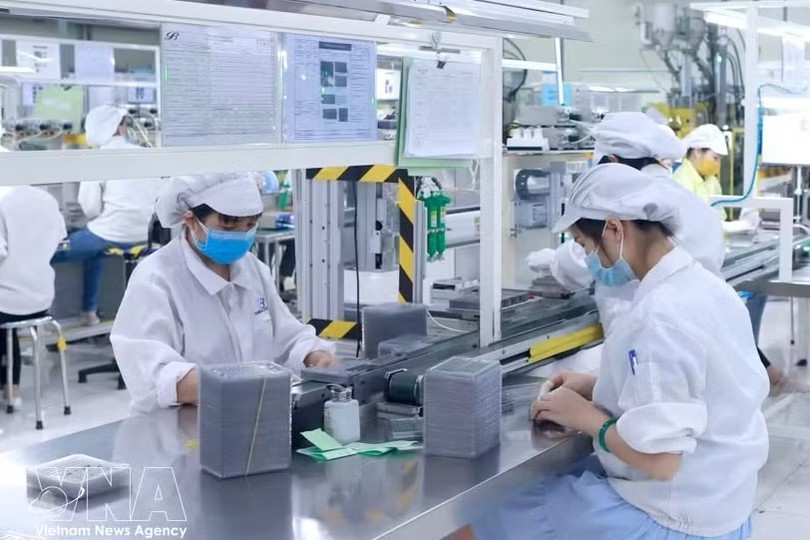 位于富寿省平川工业区的星工越南公司电子元件生产车间。