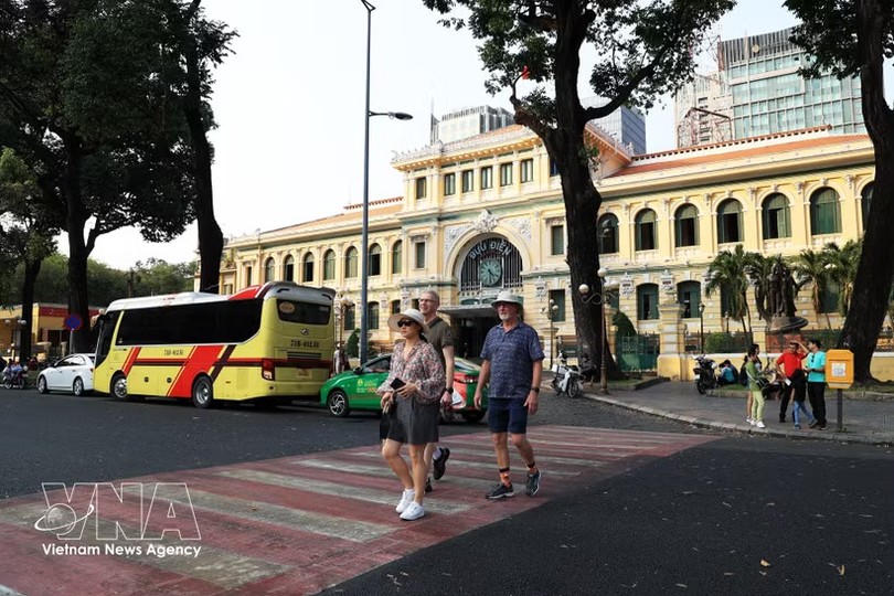 2026年6月胡志明市的旅游服务收入达4万1400亿元。图源：越通社