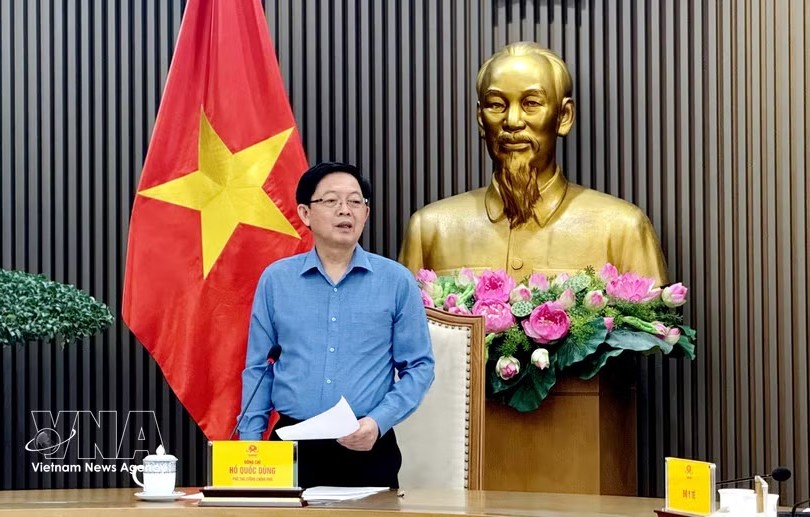 政府副总理胡国勇在会议上发表讲话。