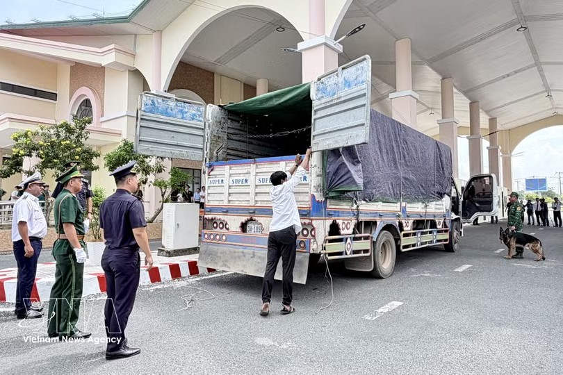 安江省庆平国际口岸。