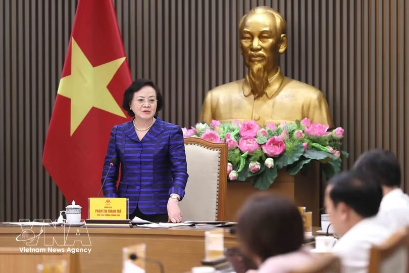 政府副总理范氏清茶主持会议。
