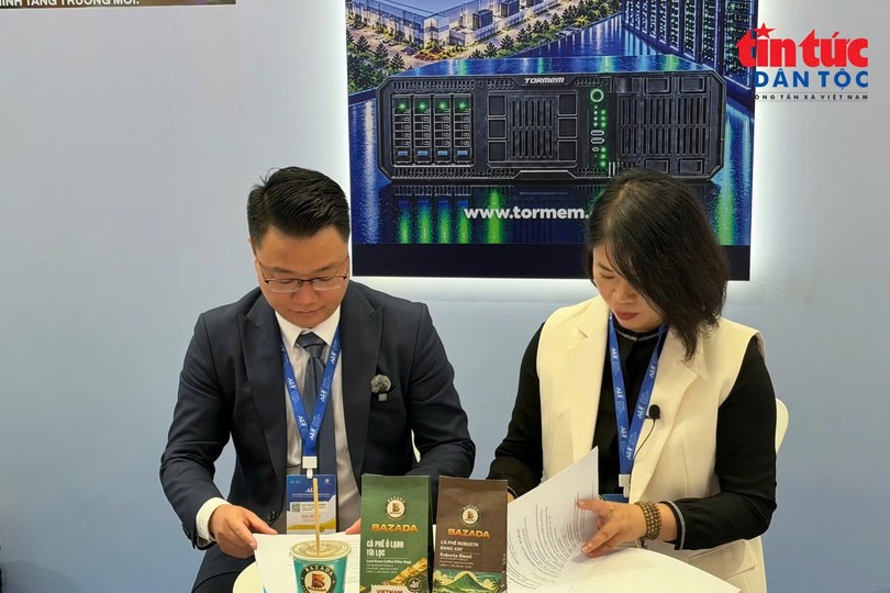 Agrichain代表与中国合作伙伴在2026年秋季经济论坛上签署越南咖啡供应合作备忘录。