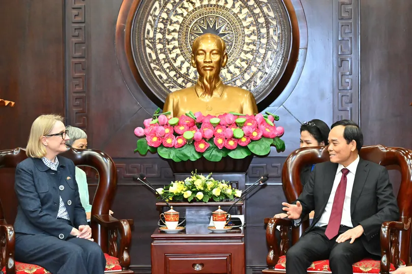 Bí thư Thành ủy TPHCM Trần Lưu Quang tiếp Tổng Lãnh sự Australia tại TPHCM Sarah Hooper. Ảnh: VIỆT DŨNG 