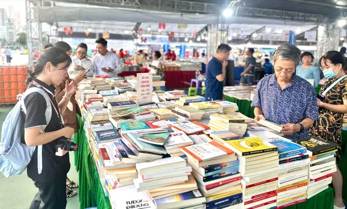 Ho Chi Minh City publishing, distribution revenue nears VND3 trillion in H1