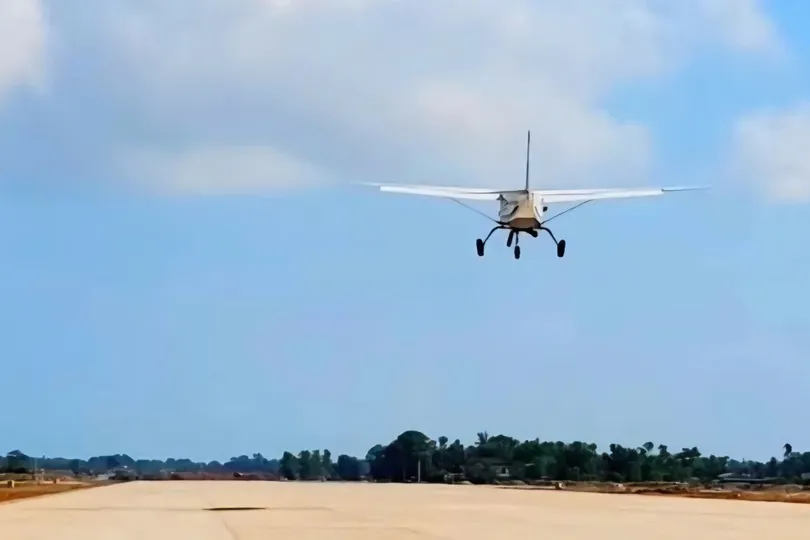 Chuyến bay kỹ thuật rà soát, kiểm tra an toàn tĩnh không và chướng ngại vật tại đường cất hạ cánh Cảng hàng không Quảng Trị