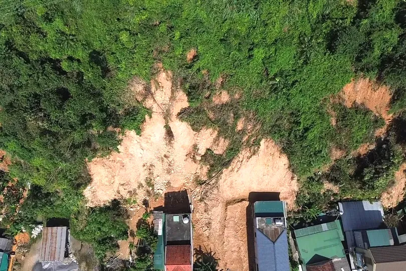 Nghệ An công bố tình huống khẩn cấp về sạt lở đất