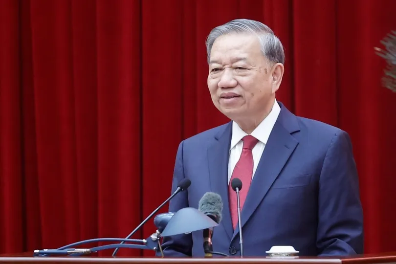 Tổng Bí thư Tô Lâm phát biểu tại cuộc gặp mặt thành viên Tiểu ban chuẩn bị Đại hội XIV của Đảng và Ban Chỉ đạo Tổng kết 40 năm đổi mới. Ảnh: TTXVN