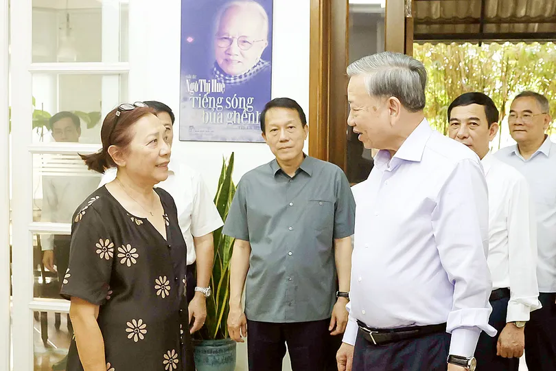 Tổng Bí thư, Chủ tịch nước Tô Lâm thăm hỏi thân nhân gia đình Tổng Bí thư Nguyễn Văn Linh