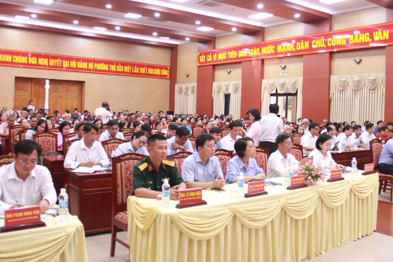 Cử tri kiến nghị nâng cấp hạ tầng, tháo gỡ bất cập bảo hiểm xe máy