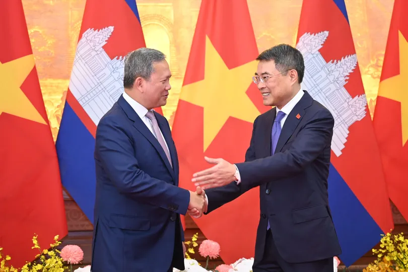Thủ tướng Lê Minh Hưng và Thủ tướng Samdech Moha Borvor Thipadei Hun Manet. Ảnh: ĐỖ TRUNG