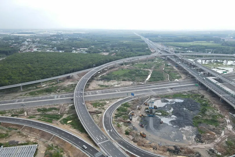 Nút giao Long Thành (TP Đồng Nai) kết nối đường cao tốc TPHCM - Long Thành với Biên Hòa - Vũng Tàu, đã được đưa vào sử dụng đồng bộ. Ảnh: XUÂN TRUNG