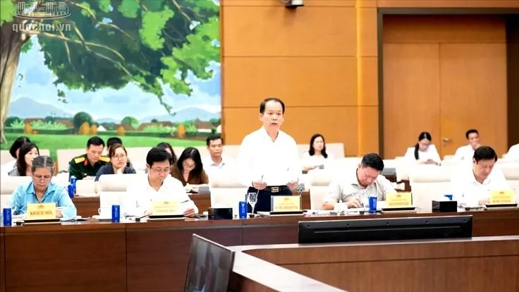 Bộ trưởng Bộ Tư pháp Hoàng Thanh Tùng. Ảnh: CỔNG THÔNG TIN ĐIỆN TỬ QUỐC HỘI