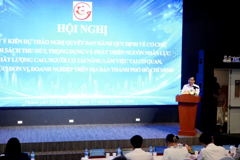 Phó Giám đốc Sở Nội vụ TPHCM Phạm Thành Nhân phát biểu khai mạc hội nghị. Ảnh: NGÔ BÌNH