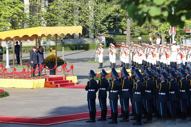 Tổng Bí thư, Chủ tịch nước Tô Lâm và Tổng thống nước Cộng hòa Panama José Raúl Mulino tại lễ đón chính thức. Ảnh: QUANG PHÚC