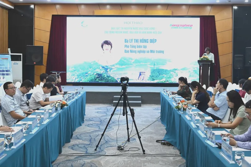 Hội thảo “Đưa Luật Tài nguyên nước vào cuộc sống” sáng 20-10 tại Hà Nội. Ảnh: HÀ NGUYỄN