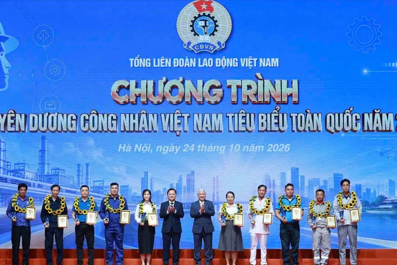 Tuyên dương 10 gương mặt Công nhân Việt Nam tiêu biểu toàn quốc năm 2026. Ảnh: HẢI NGUYỄN