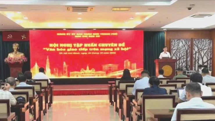 Đồng chí Nguyễn Trường Giang phát biểu tại hội nghị