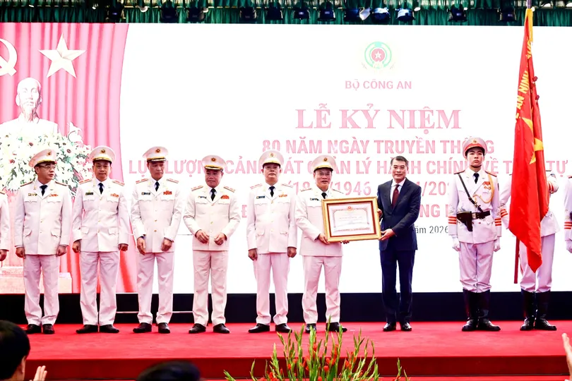 Lực lượng cảnh sát quản lý hành chính về trật tự xã hội đón nhận Huân chương Hồ Chí Minh