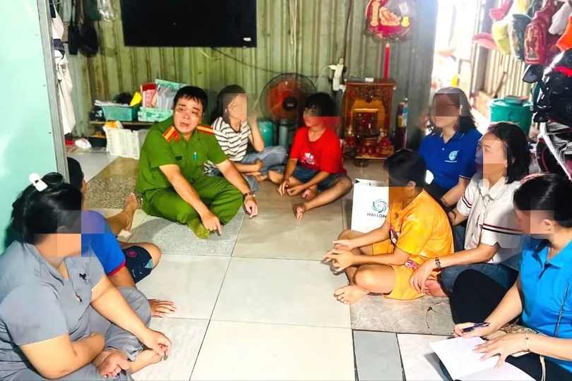 Công an xác minh vụ nghi bạo hành trẻ em, ép trẻ bán hàng rong