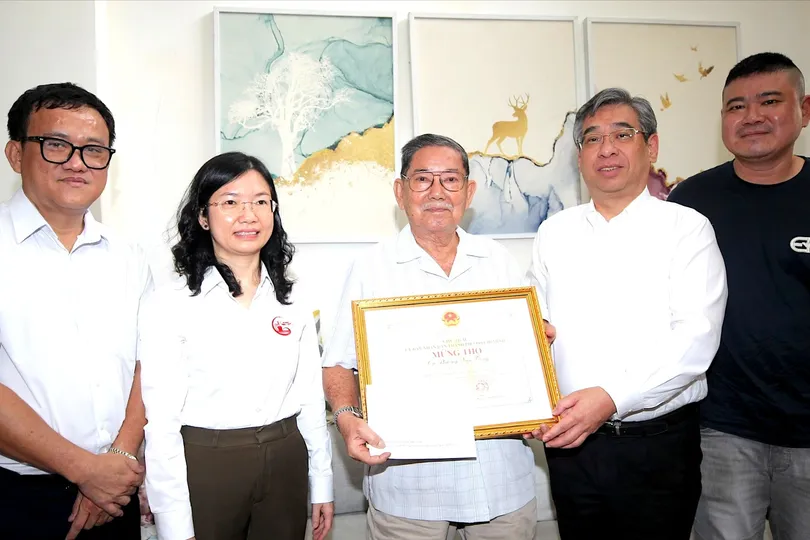 Phó Bí thư Thành ủy TPHCM Nguyễn Phước Lộc thăm, chúc thọ người cao tuổi