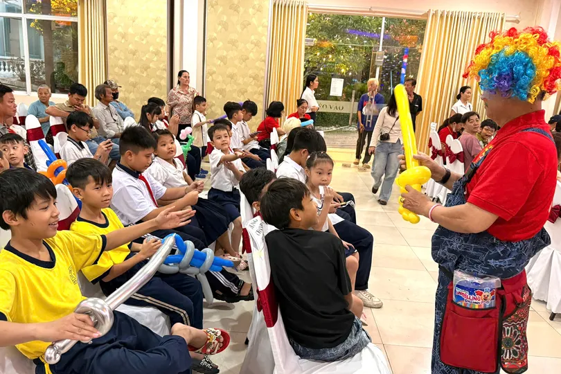 Những đêm trăng đặc biệt