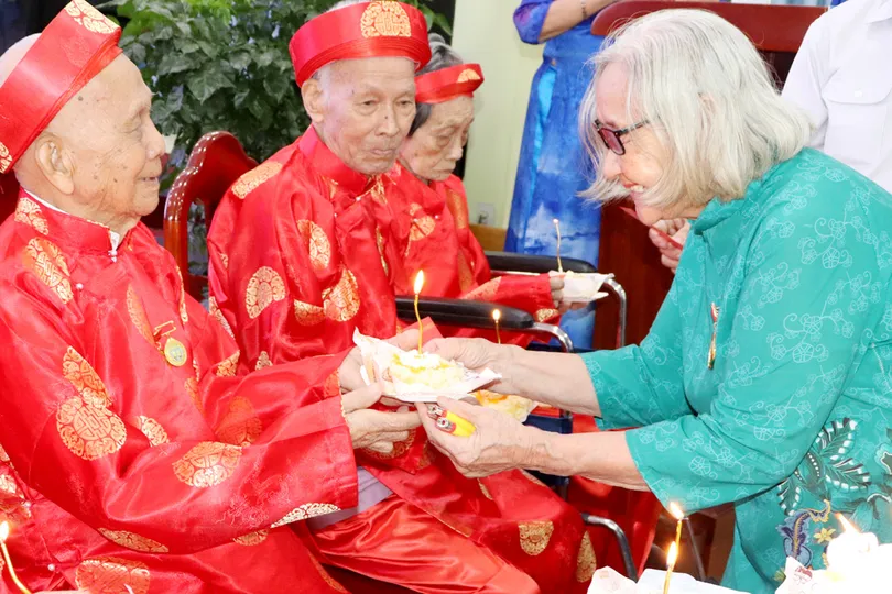 Ngày Quốc tế Người cao tuổi 1-10: Tuổi cao sống đẹp, sống có ích