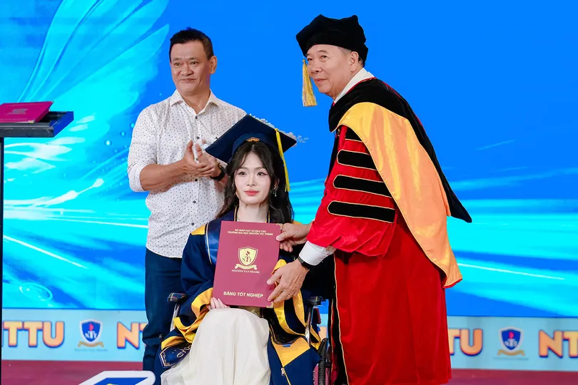 Tấm bằng của nghị lực