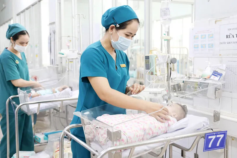Điều dưỡng - Những “chiến binh” thầm lặng