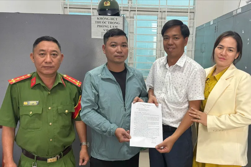 Chủ doanh nghiệp gửi thư cảm ơn đến người dân và lực lượng công an sau khi được hỗ trợ hoàn lại số tiền gần nửa tỷ đồng chuyển khoản nhầm. Ảnh: CATĐN