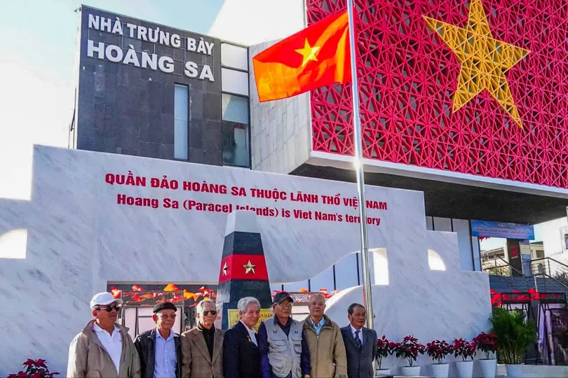 Khánh thành công trình Biển tên UBND đặc khu Hoàng Sa