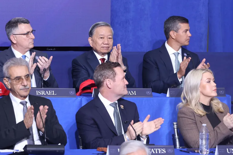 Kỷ nguyên mới, tầm cao mới