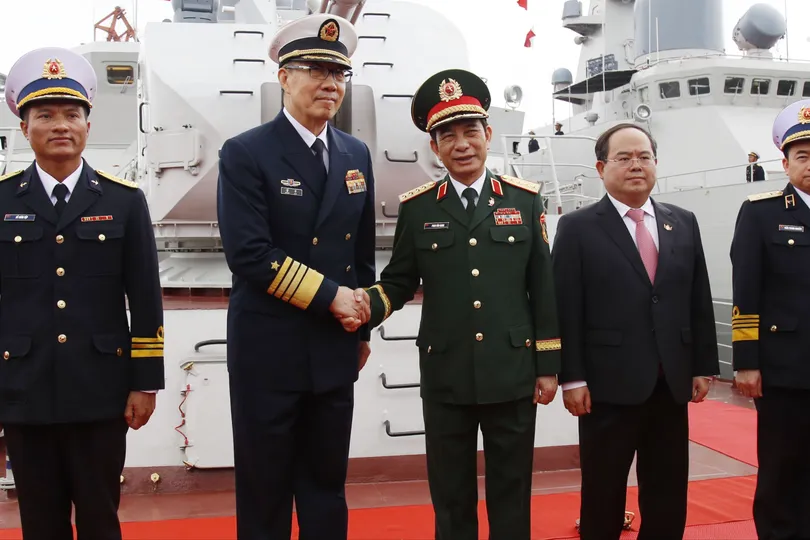 Bộ trưởng Bộ Quốc phòng Việt Nam và Trung Quốc dự lễ khởi hành tuần tra liên hợp hải quân hai nước