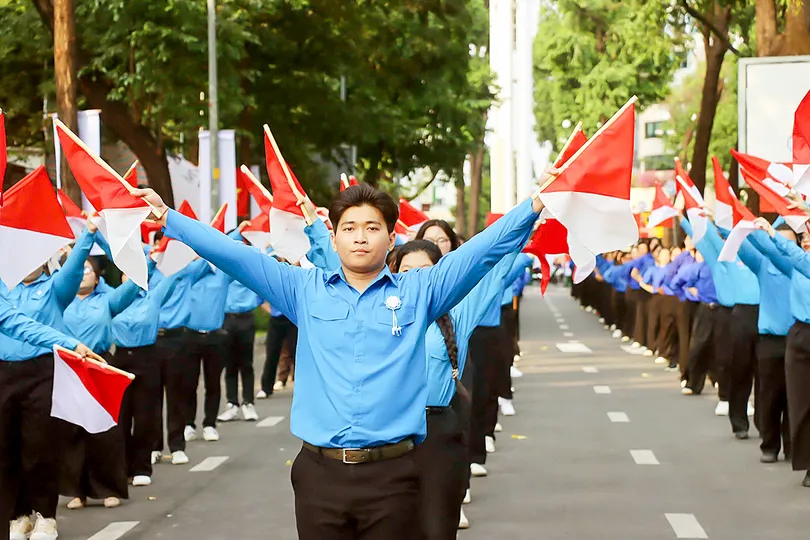 Ảnh minh họa: Đoàn viên, thanh niên TPHCM tham gia đồng diễn chào mừng kỷ niệm 95 năm Ngày thành lập Đoàn TNCS Hồ Chí Minh. https://www.sggp.org.vn/dau-an-nhiet-huyet-tuoi-tre-post844091.html