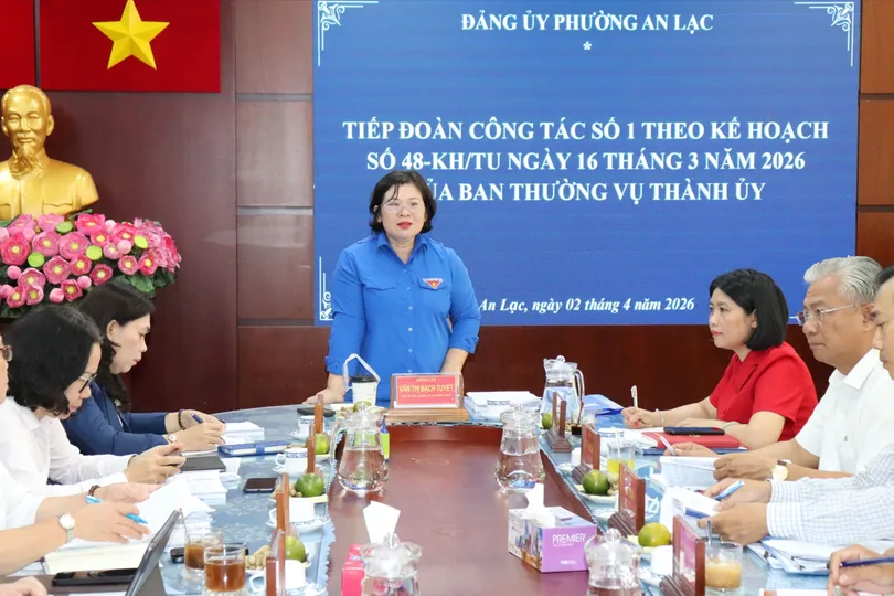 Phó Bí thư Thành ủy TPHCM Văn Thị Bạch Tuyết phát biểu tại buổi khảo sát ở phường An Lạc