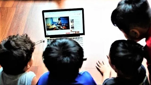 Nếp nhà - “tấm khiên” bảo vệ trẻ trên không gian mạng