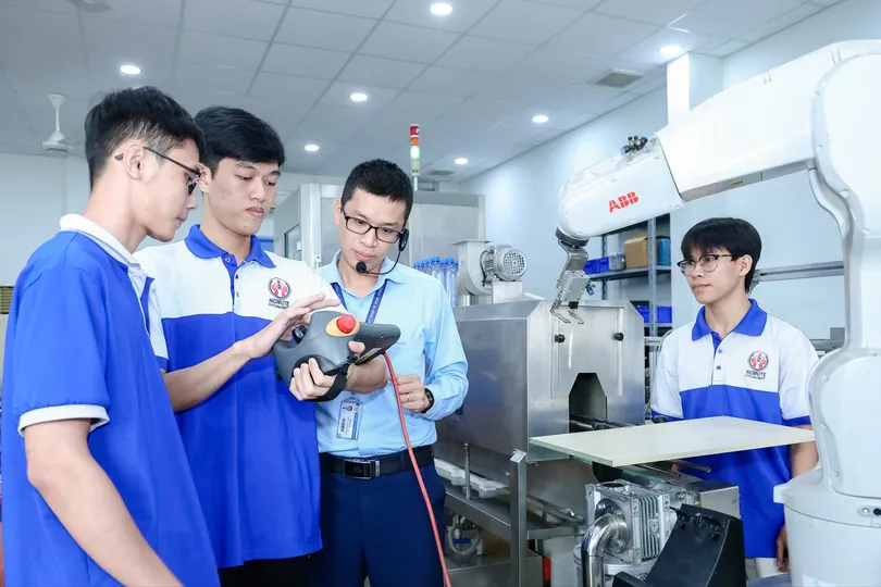 Tuyển sinh Đại học năm 2026: Thu hút người giỏi học nhóm ngành kỹ thuật - công nghệ chiến lược