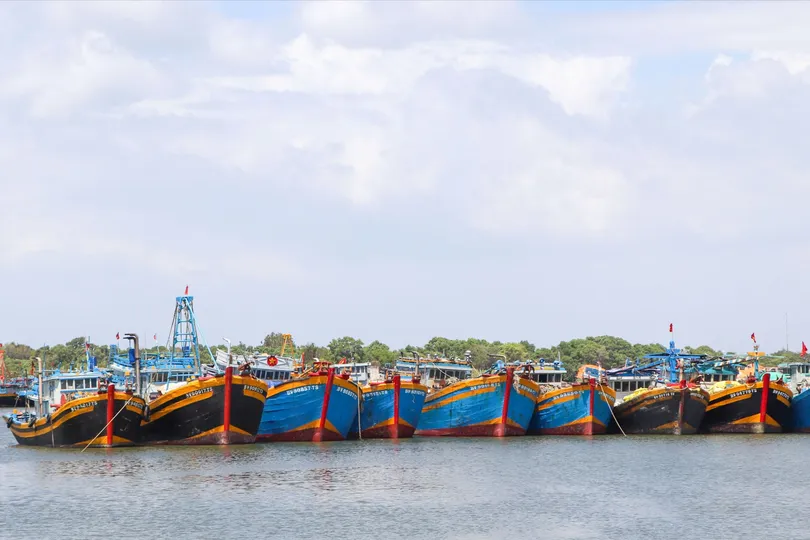 Hiện thành phố có 2.225 tàu cá dài từ 15m trở lên thuộc diện bắt buộc lắp đặt thiết bị VMS. Ảnh: THÀNH HUY