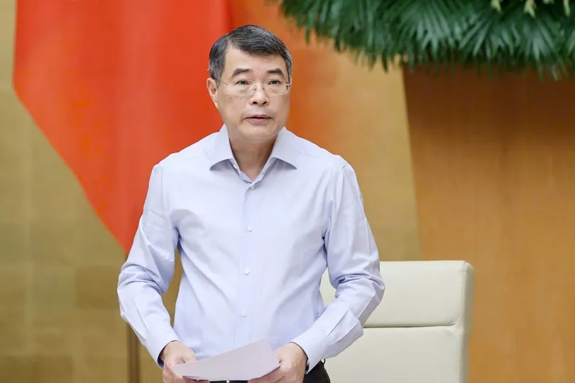 Thủ tướng: Khẩn trương hoàn thiện các dự án luật, nghị quyết trình Quốc hội