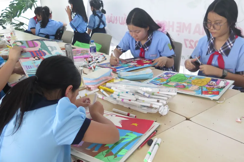 Học sinh TPHCM vẽ tranh về tình hữu nghị Việt Nam - Cuba