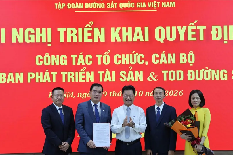 Tập đoàn Đường sắt quốc gia Việt Nam triển khai quyết định công tác tổ chức cán bộ tại Ban Phát triển tài sản và TOD đường sắt. Ảnh: HẢI ANH