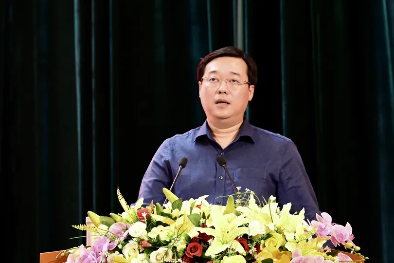 Phó Bí thư Thường trực Thành ủy TPHCM Lê Quốc Phong phát biểu chỉ đạo tại hội nghị, chiều 10-4