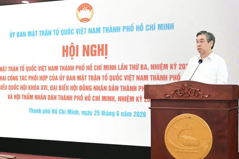 Phó Bí thư Thành ủy, Chủ tịch Ủy ban MTTQ Việt Nam TPHCM Nguyễn Phước Lộc phát biểu chỉ đạo hội nghị