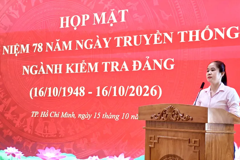 Phó Chủ nhiệm UBKT Thành ủy TPHCM Lê Thị Hờ Rin phát biểu tại buổi họp mặt
