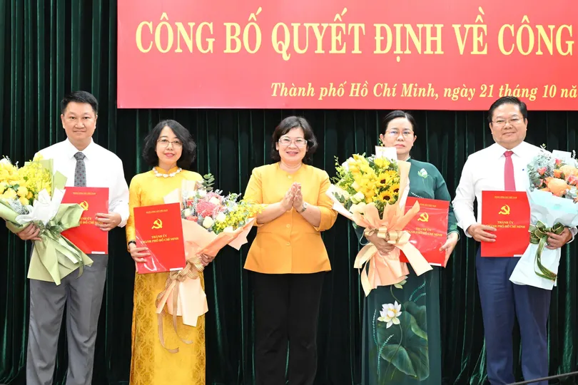 Ban Thường vụ Thành ủy TPHCM điều động nhiều cán bộ cấp thành phố đến cơ sở nhận công tác