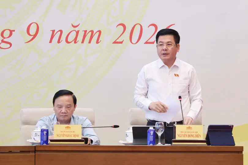 Phó Chủ tịch Quốc hội Nguyễn Hồng Diên điều hành phiên thảo luận. Ảnh: QUANG PHÚC 