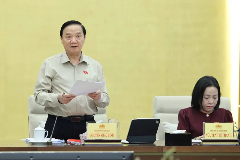 Phó Chủ tịch Quốc hội Nguyễn Khắc Định điều hành thảo luận. Ảnh: QUANG PHÚC 