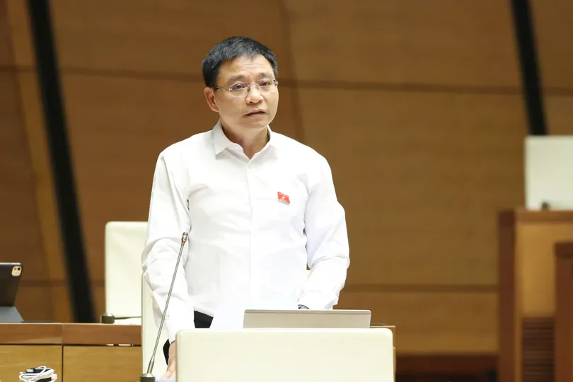 Phó Thủ tướng Chính phủ Nguyễn Văn Thắng phát biểu tại phiên họp sáng 31-10. Ảnh: QUANG PHÚC 