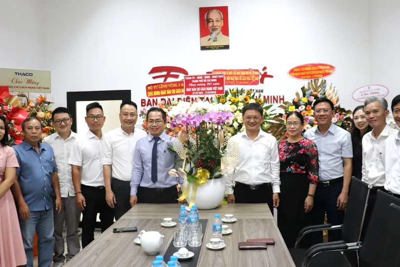 Đoàn đại biểu TPHCM đến thăm Văn phòng đại diện Báo Đại Đoàn Kết tại TPHCM